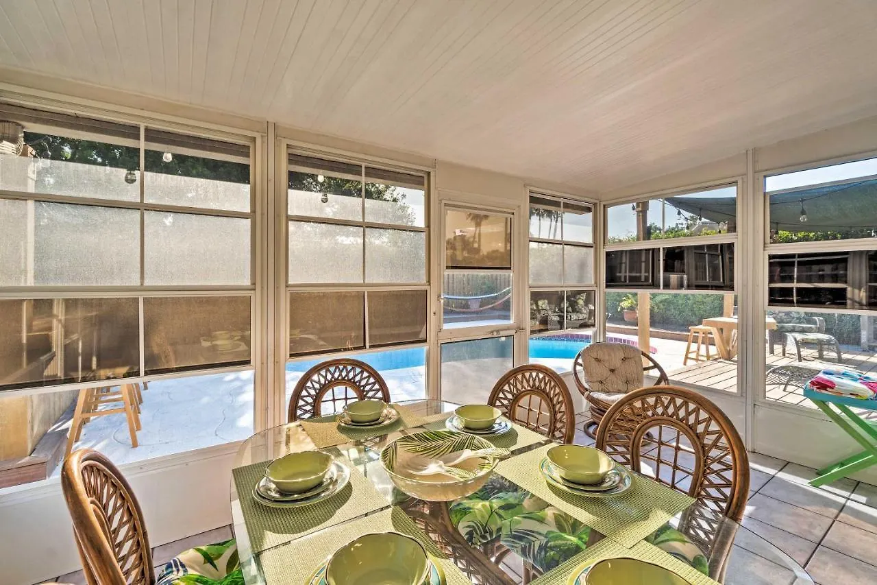 Bradenton Retreat With Backyard Oasis Near Beach! Holiday home
